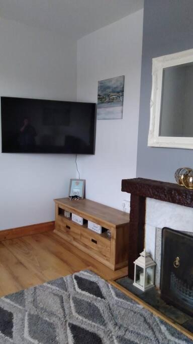 Cheerful Three Bedroom Country Cottage Ballina  Extérieur photo
